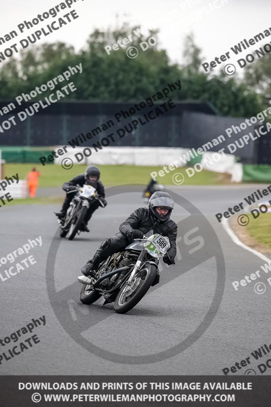 Vintage motorcycle club;eventdigitalimages;mallory park;mallory park trackday photographs;no limits trackdays;peter wileman photography;trackday digital images;trackday photos;vmcc festival 1000 bikes photographs